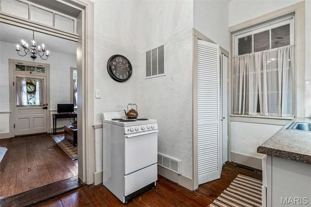 159 N Main Street, Ste Genevieve, MO 63670