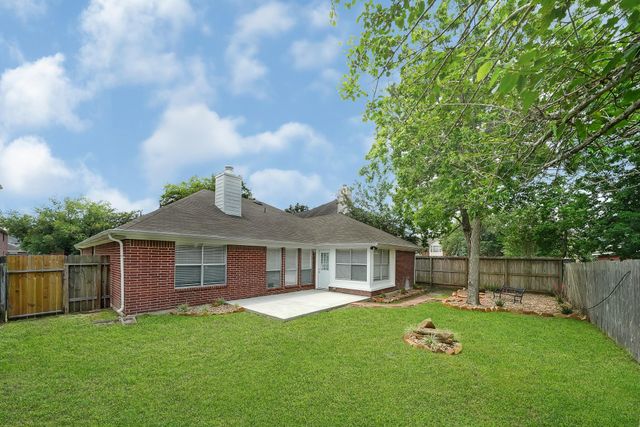 3515 Walden Drive, Pearland, TX 77584