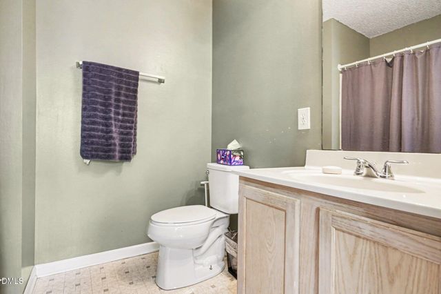 1305 Kent Road 202, Raleigh, NC 27606