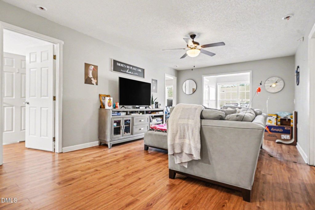 1305 Kent Road 202, Raleigh, NC 27606