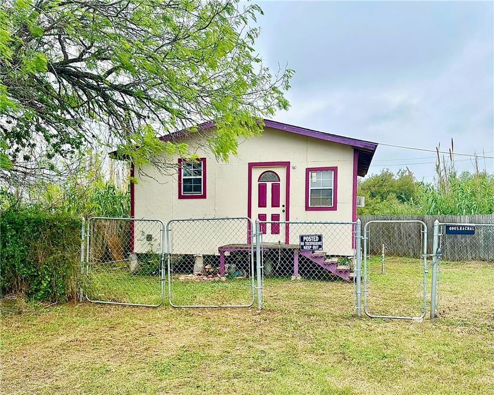600 S Rachal St, Sinton, TX 78387 — exterior