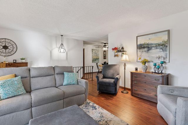 8860 Hilltop Drive, Saint Bonifacius, MN 55375