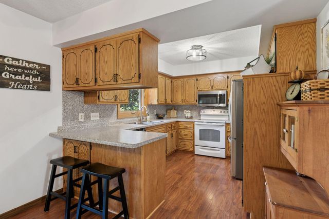 8860 Hilltop Drive, Saint Bonifacius, MN 55375