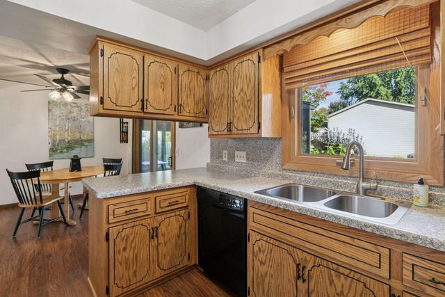 8860 Hilltop Drive, Saint Bonifacius, MN 55375