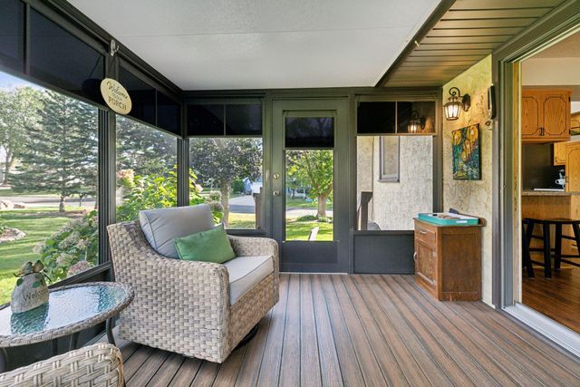 8860 Hilltop Drive, Saint Bonifacius, MN 55375