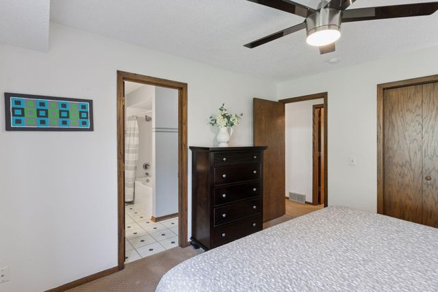 8860 Hilltop Drive, Saint Bonifacius, MN 55375