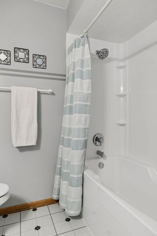 8860 Hilltop Drive, Saint Bonifacius, MN 55375