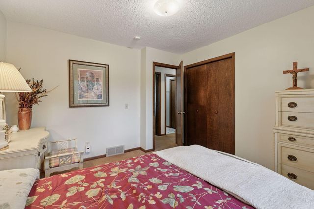 8860 Hilltop Drive, Saint Bonifacius, MN 55375