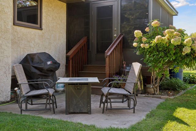 8860 Hilltop Drive, Saint Bonifacius, MN 55375