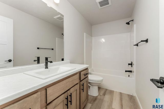 6900 W 5th St Street, Sioux Falls, SD 57107