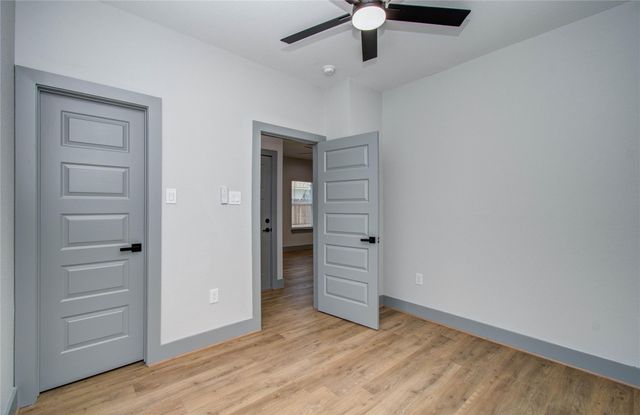 837 S Victory Drive, Houston, TX 77088