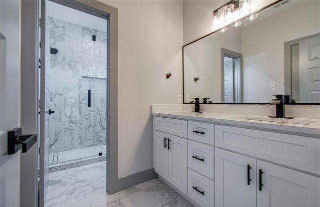 837 S Victory Drive, Houston, TX 77088