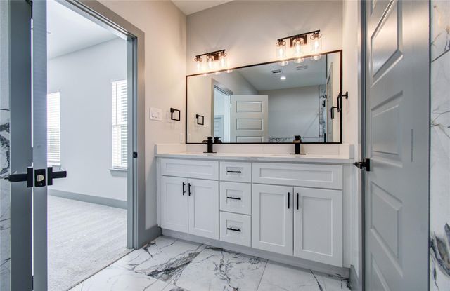 837 S Victory Drive, Houston, TX 77088