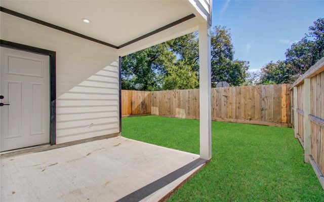837 S Victory Drive, Houston, TX 77088