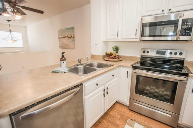 1583 W Swain Rd, Stockton, CA 95207