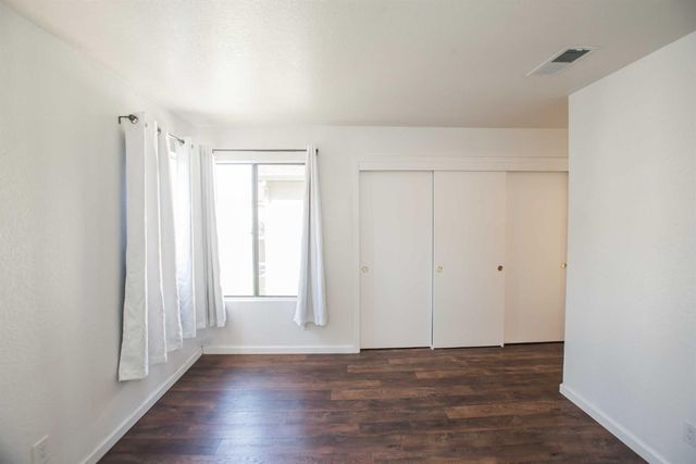 1583 W Swain Rd, Stockton, CA 95207