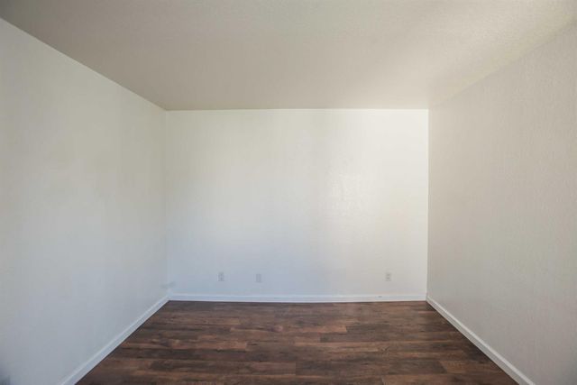 1583 W Swain Rd, Stockton, CA 95207