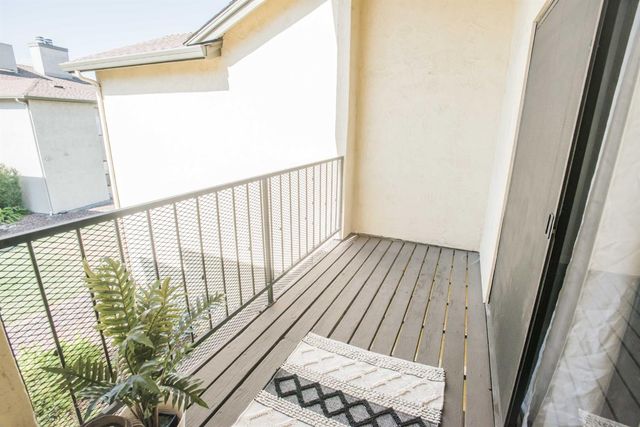 1583 W Swain Rd, Stockton, CA 95207