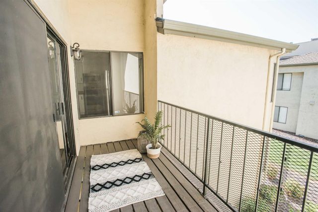 1583 W Swain Rd, Stockton, CA 95207