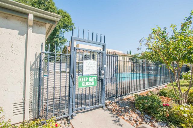 1583 W Swain Rd, Stockton, CA 95207