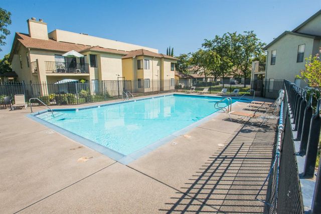 1583 W Swain Rd, Stockton, CA 95207