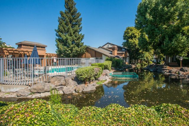 1583 W Swain Rd, Stockton, CA 95207