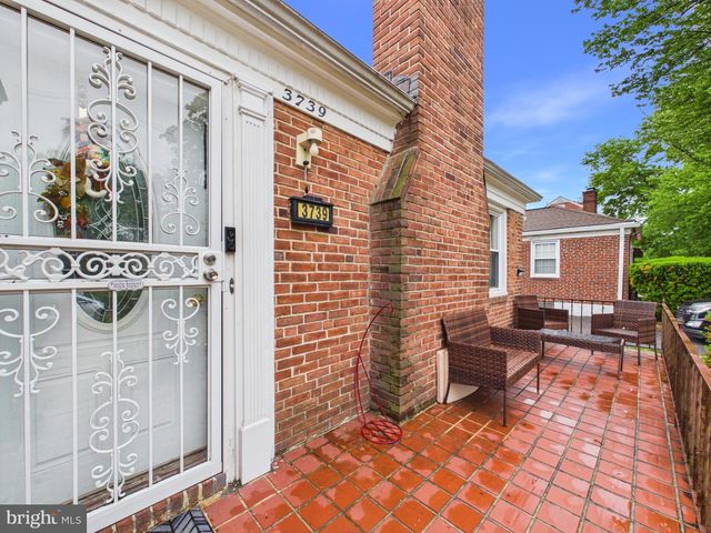 3739 LOCHEARN DR, Baltimore, MD 21207