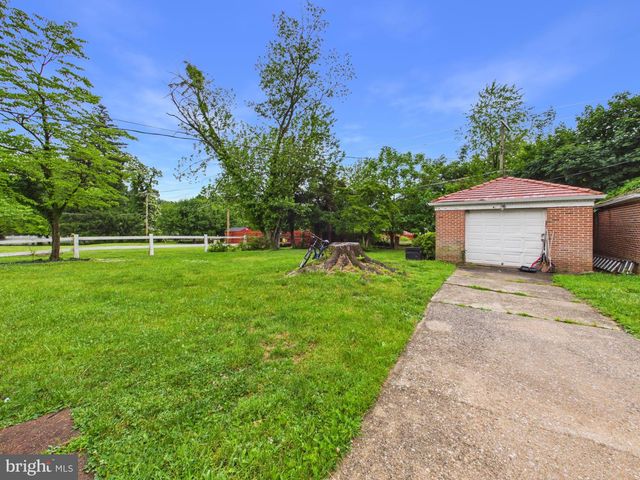 3739 LOCHEARN DR, Baltimore, MD 21207
