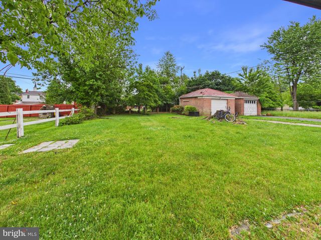 3739 LOCHEARN DR, Baltimore, MD 21207