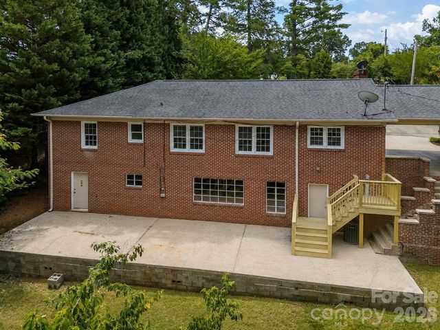 303 Elizabeth Avenue, Forest City, NC 28043