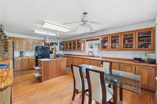 123 Shields Drive, Holiday Island, AR 72631