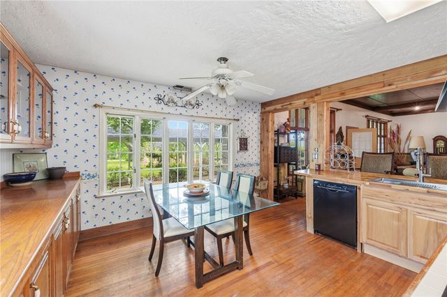 123 Shields Drive, Holiday Island, AR 72631