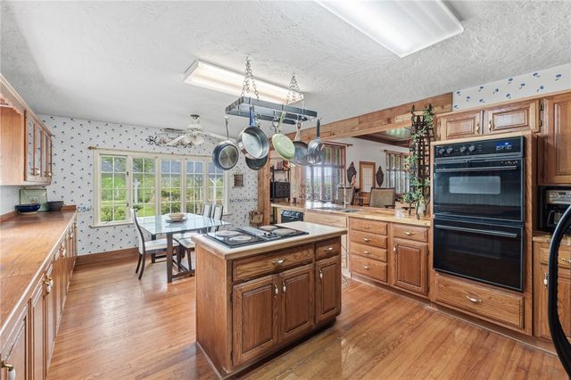 123 Shields Drive, Holiday Island, AR 72631