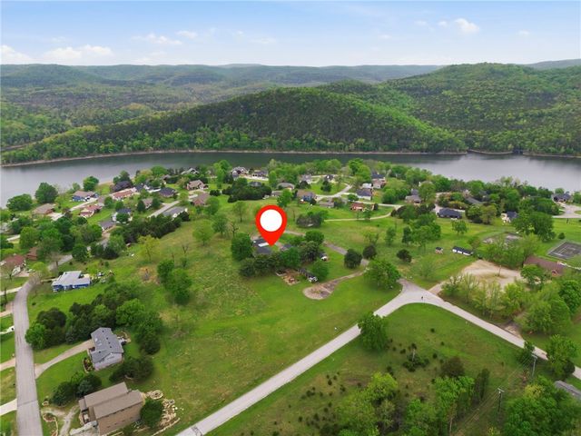 123 Shields Drive, Holiday Island, AR 72631