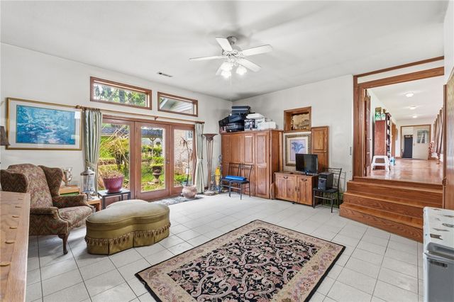 123 Shields Drive, Holiday Island, AR 72631