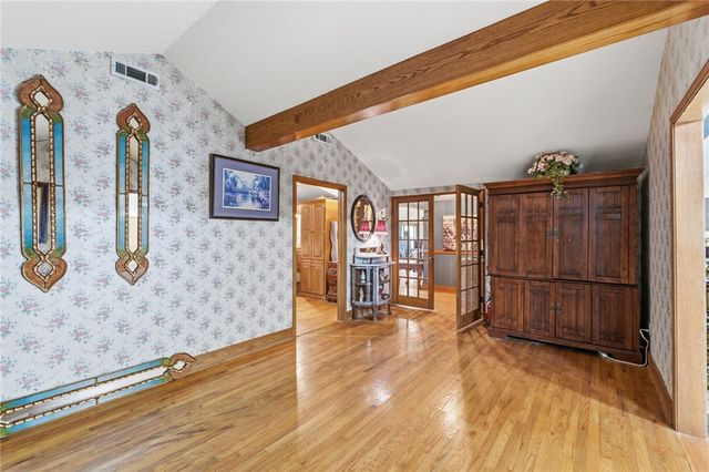 123 Shields Drive, Holiday Island, AR 72631