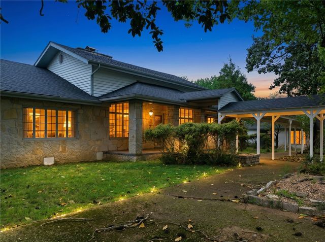 123 Shields Drive, Holiday Island, AR 72631