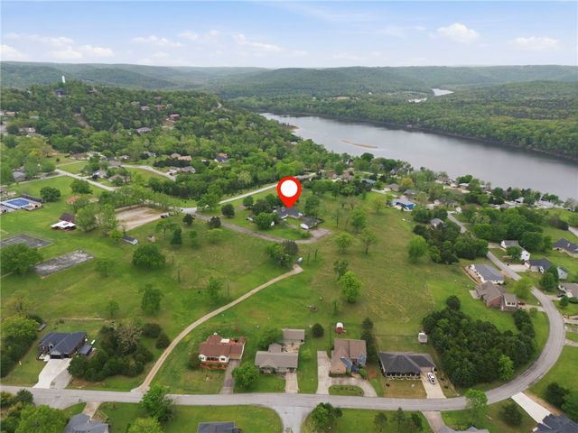 123 Shields Drive, Holiday Island, AR 72631
