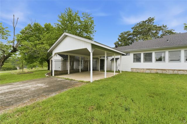 123 Shields Drive, Holiday Island, AR 72631