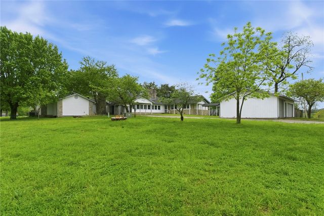 123 Shields Drive, Holiday Island, AR 72631