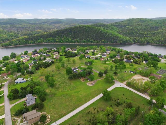 123 Shields Drive, Holiday Island, AR 72631