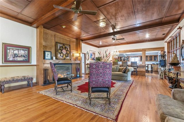 123 Shields Drive, Holiday Island, AR 72631