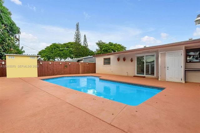 1820 N 27th Ave, Hollywood, FL 33020