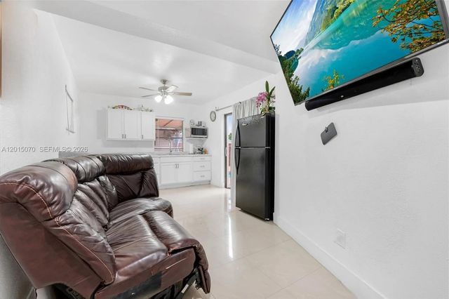 1820 N 27th Ave, Hollywood, FL 33020
