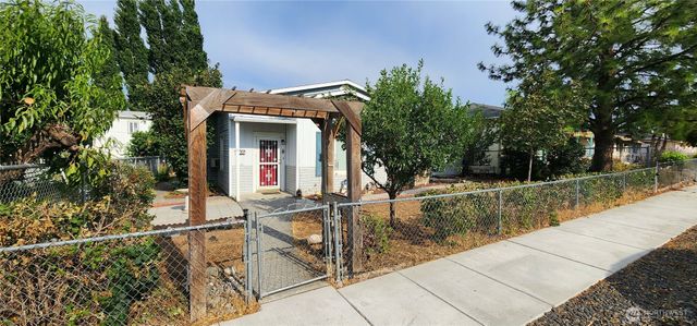 122 Ginko Street N, Soap Lake, WA 98851