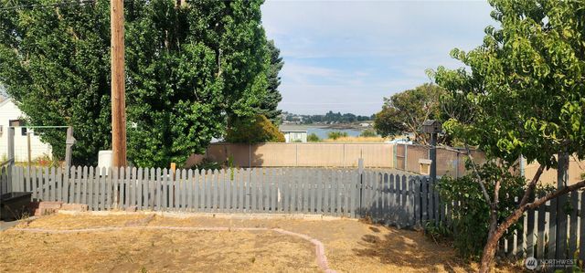 122 Ginko Street N, Soap Lake, WA 98851