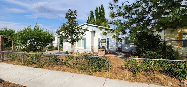 122 Ginko Street N, Soap Lake, WA 98851