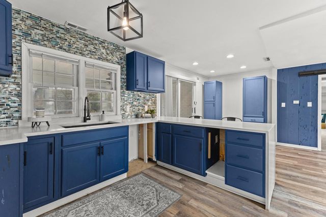 W204N6938 Lannon ROAD, Menomonee Falls, WI 53051