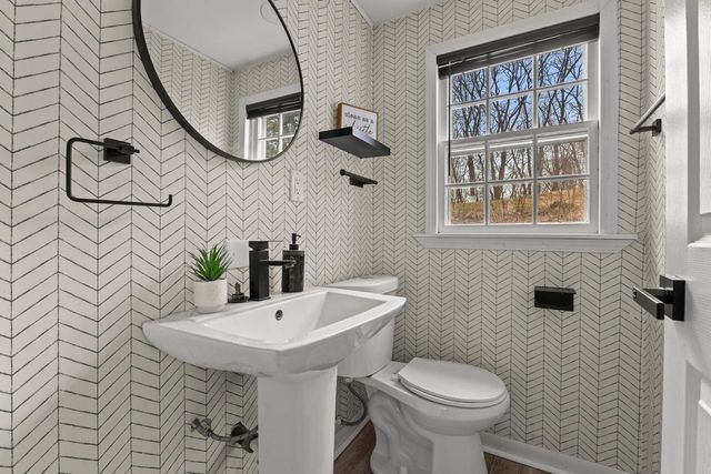 W204N6938 Lannon ROAD, Menomonee Falls, WI 53051