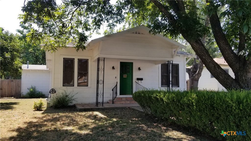 1123 W Coll Street, New Braunfels, TX 78130